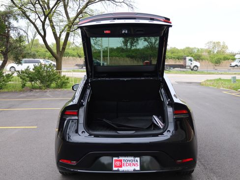 Used 2025 Toyota Prius AWD image 5