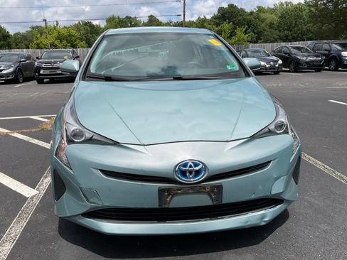 Used 2016 Toyota Prius Two FWD image 2