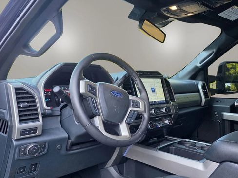 Used 2022 Ford F250 Lariat w/ Black Appearance Package AWD/4WD image 17