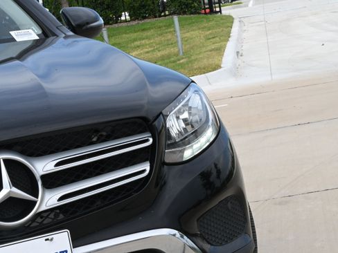 Used 2016 Mercedes-Benz GLC 300 4MATIC image 10