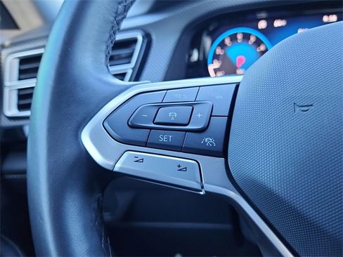 Certified 2025 Volkswagen Atlas Cross Sport SEL R-Line image 26