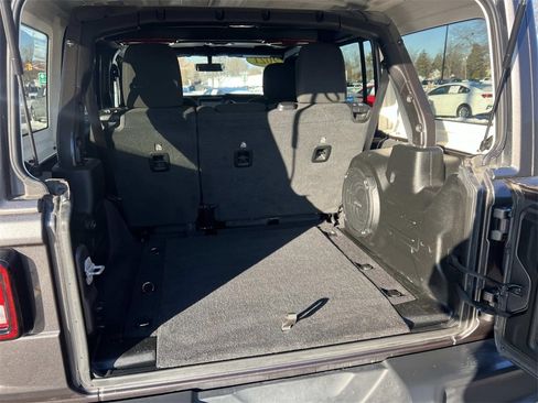 Used 2021 Jeep Wrangler Unlimited Sahara w/ Uconnect 4C Nav & Sound Group image 10