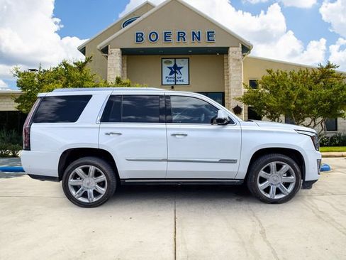 Used 2020 Cadillac Escalade Premium Luxury AWD/4WD image 6