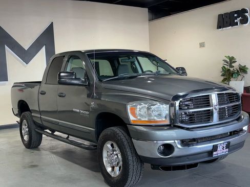 Used 2006 Dodge Ram 3500 Truck SLT w/ Quad Cab Big Horn Value Group image 2