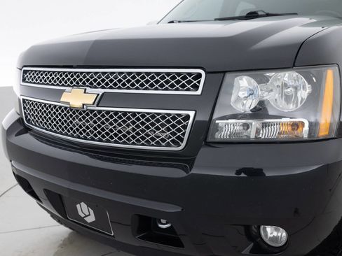 Used 2011 Chevrolet Tahoe LTZ AWD/4WD image 16