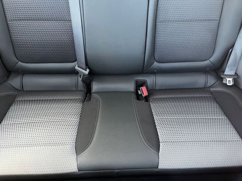 Used 2025 Chevrolet Trax LT image 37