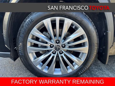 Used 2023 Toyota Highlander Platinum AWD/4WD image 9