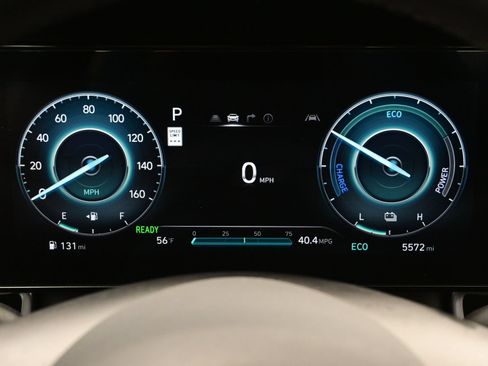 Used 2025 Hyundai Elantra Limited FWD image 24