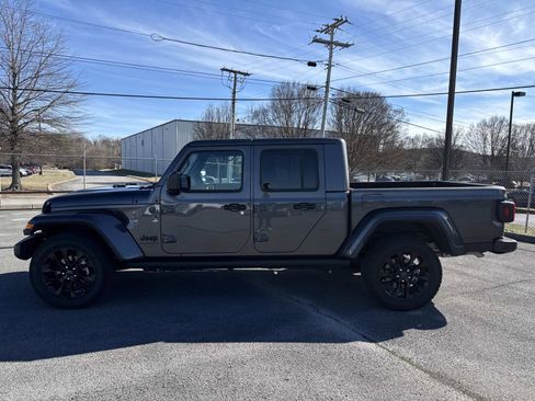 Certified 2024 Jeep Gladiator Sport image 2