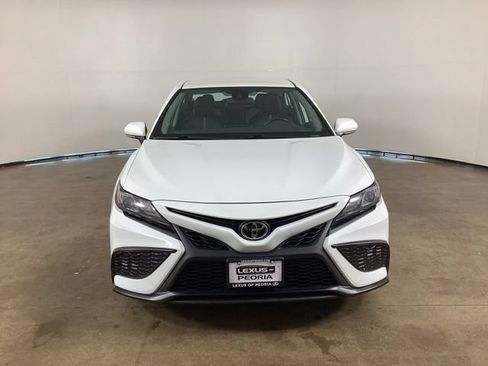 Used 2024 Toyota Camry SE FWD image 2