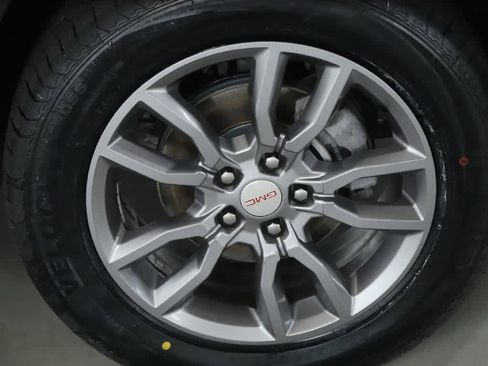 Used 2023 GMC Terrain SLT image 10