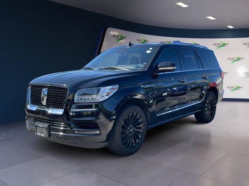 Used 2021 Lincoln Navigator Reserve image 2