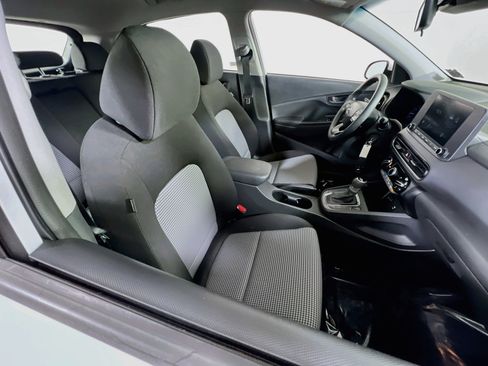 Used 2023 Hyundai Kona SE w/ Cargo Package image 25