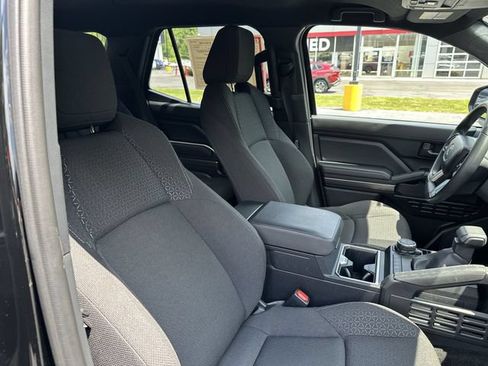 Certified 2025 Toyota 4Runner SR5 AWD/4WD image 27