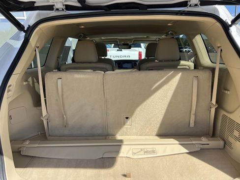 Used 2017 Toyota Highlander Limited AWD/4WD image 14