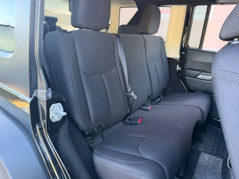 Used 2017 Jeep Wrangler Unlimited Sport AWD/4WD image 19