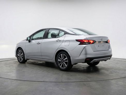 Used 2025 Nissan Versa SV image 6