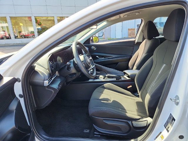 Used 2024 Hyundai Elantra SEL FWD image 14