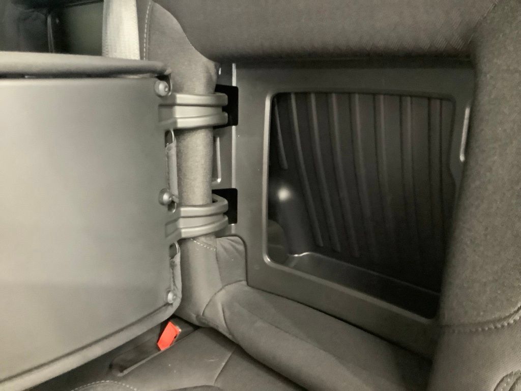 Used 2021 Chevrolet Silverado 1500 RST w/ Bed Protection Package AWD/4WD image 9