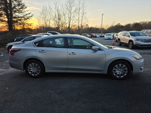Used 2013 Nissan Altima 2.5 S image 4