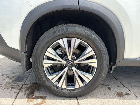 Used 2023 Nissan Rogue SV image 12