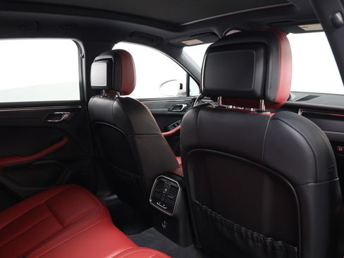 Certified 2023 Porsche Macan GTS AWD/4WD image 30