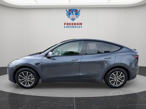 Used 2023 Tesla Model Y Long Range AWD/4WD image 3