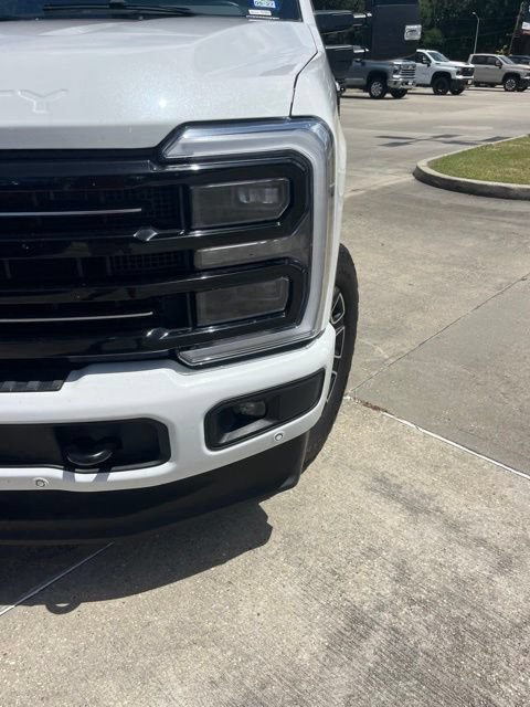 Used 2025 Ford F350 Platinum AWD/4WD image 11
