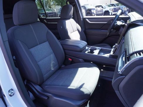 Certified 2025 GMC Acadia Elevation image 13