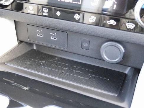 New 2025 Mitsubishi Outlander SE image 14