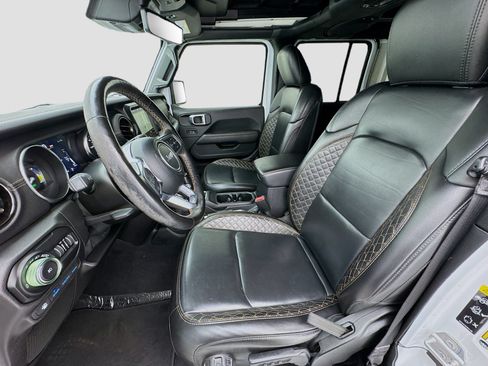 Used 2021 Jeep Wrangler Unlimited Sahara AWD/4WD image 13