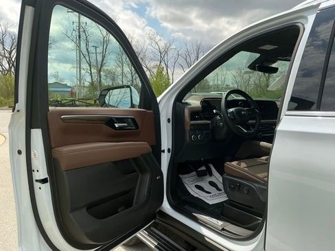 New 2026 Chevrolet Tahoe High Country AWD/4WD image 15