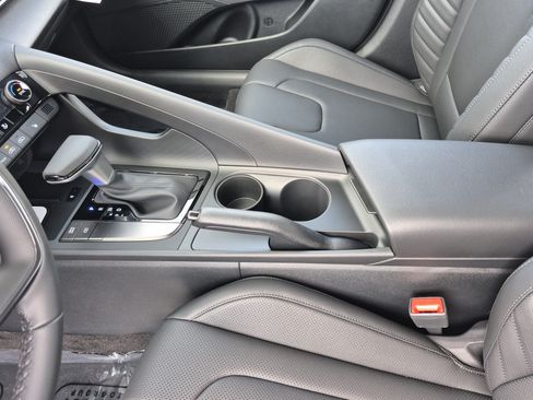 New 2026 Hyundai Elantra SEL Sport FWD image 23