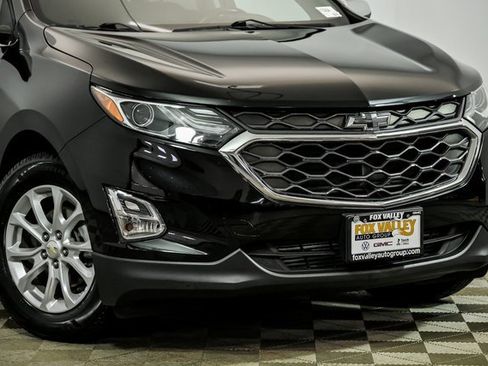 Used 2019 Chevrolet Equinox LT w/ Sun & Navigation Package image 2