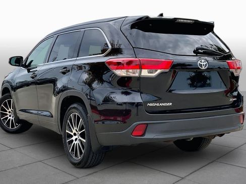 Used 2018 Toyota Highlander SE AWD/4WD image 12