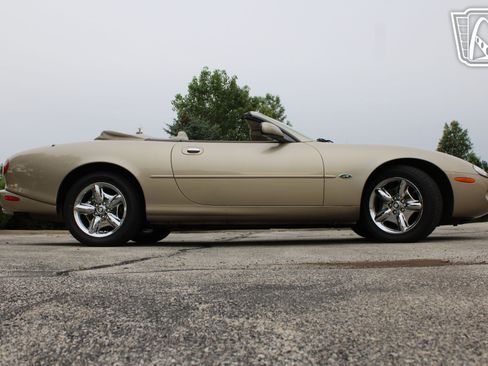 Used 1999 Jaguar XK8 Convertible RWD image 32