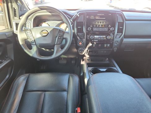 Used 2021 Nissan Titan PRO-4X w/ Pro-4x Convenience Package image 11