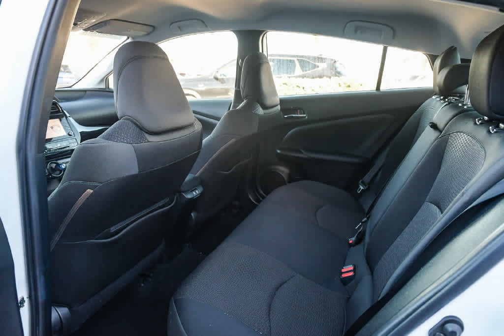 Used 2020 Toyota Prius LE FWD image 17