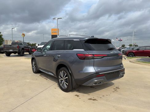 Used 2023 INFINITI QX60 Sensory w/ Cargo Package AWD/4WD image 3