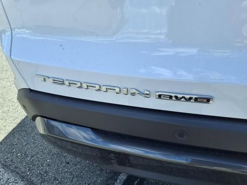 Used 2025 GMC Terrain Elevation image 5