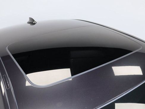 Used 2022 BMW 530i xDrive w/ Premium Package image 14