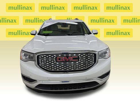 Used 2018 GMC Acadia Denali w/ Technology Package FWD image 16