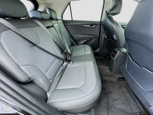 Used 2023 Kia Niro FWD image 19