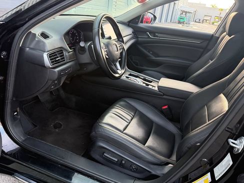 Used 2022 Honda Accord Touring image 11