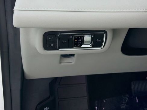 New 2026 Lincoln Nautilus Premier AWD/4WD image 11