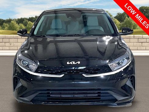 Used 2022 Kia Forte LXS w/ LXS Technology Package FWD image 3
