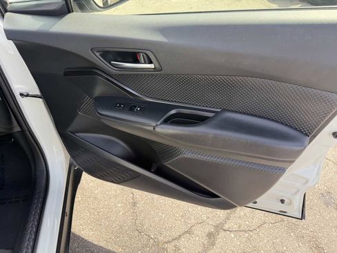 Used 2018 Toyota C-HR XLE image 11