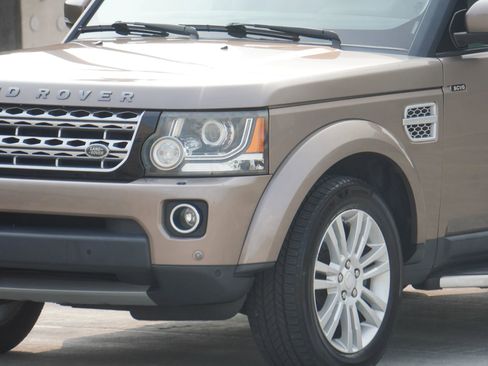 Used 2015 Land Rover LR4 HSE LUX image 39