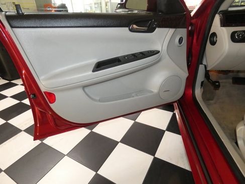 Used 2014 Chevrolet Impala LTZ image 20