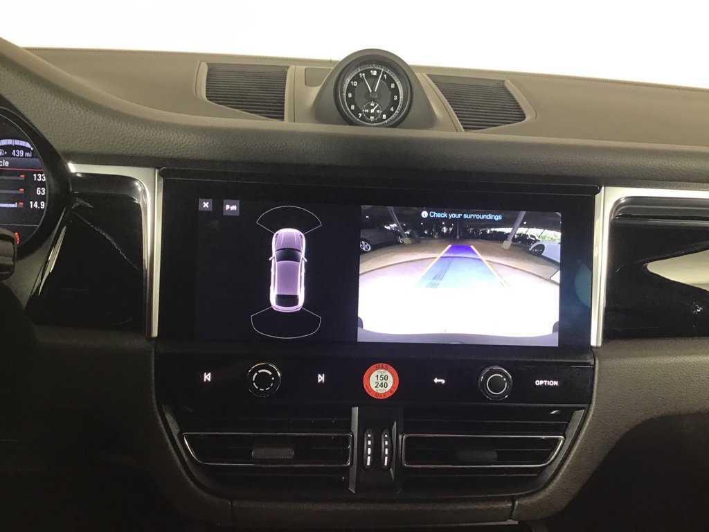Certified 2026 Porsche Macan AWD/4WD image 37